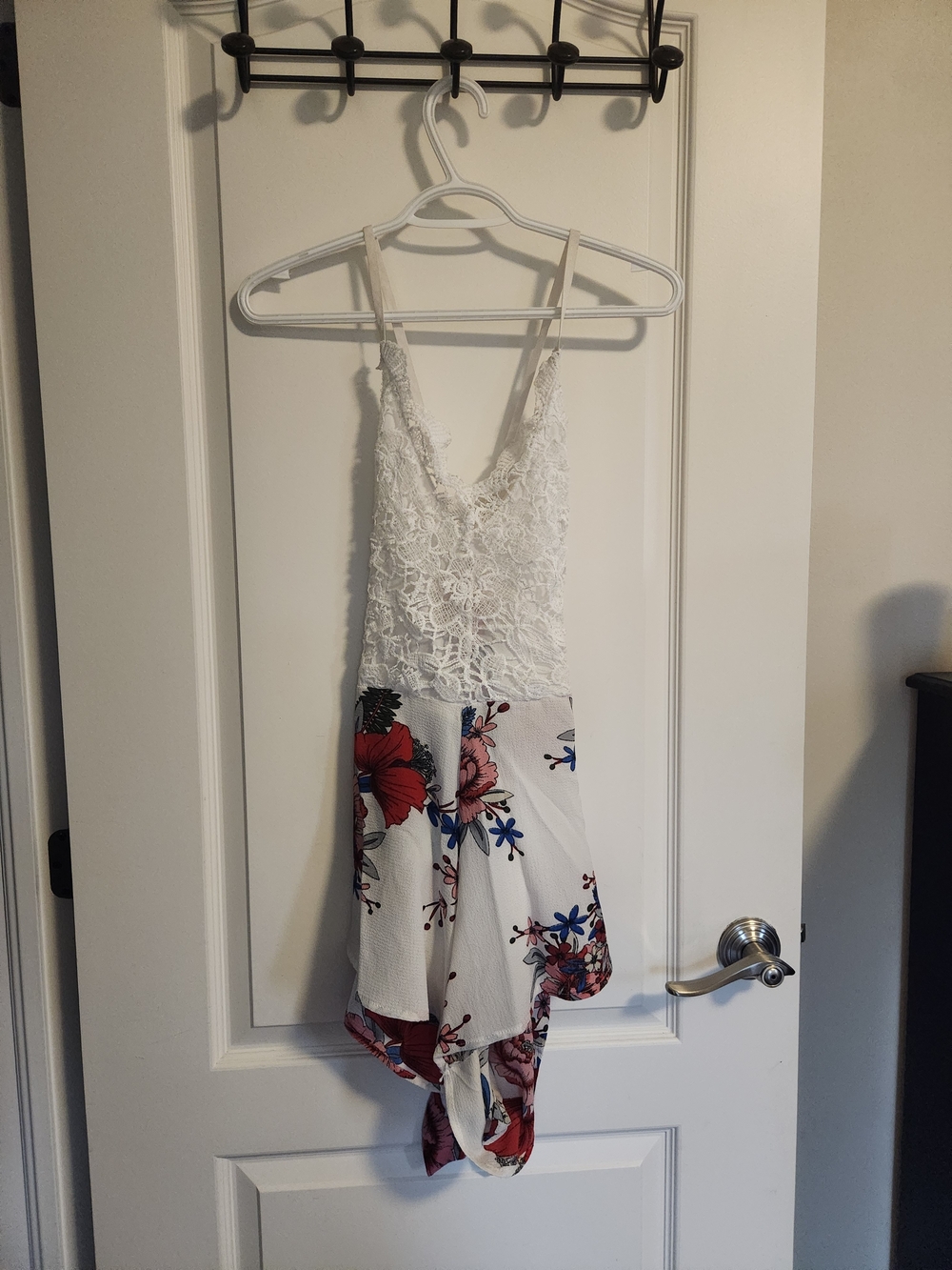 White Lace & Floral Sleeveless Romper